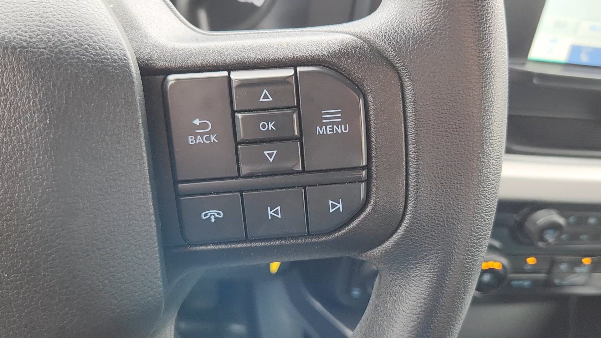 Used 2023 Oxford White Ford XLT image 12