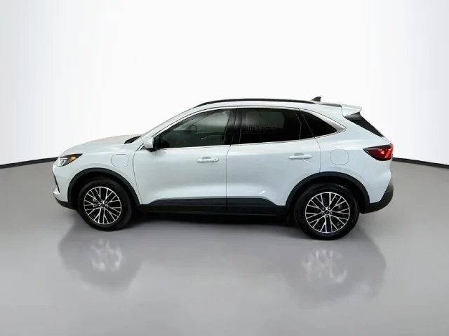 Certified Used 2025 Silver Metallic Ford Base image 4