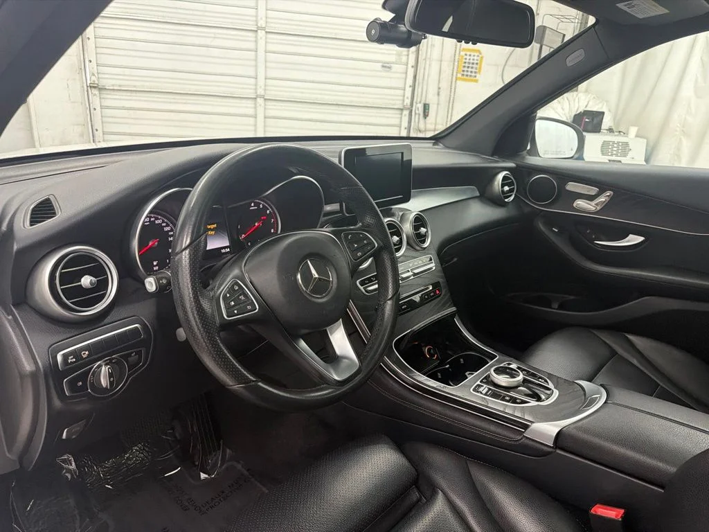 Used 2018 White Mercedes-Benz GLC 300 image 13