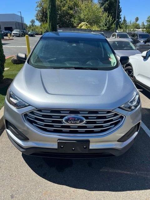 Used 2020 Silver Ford SE image 4