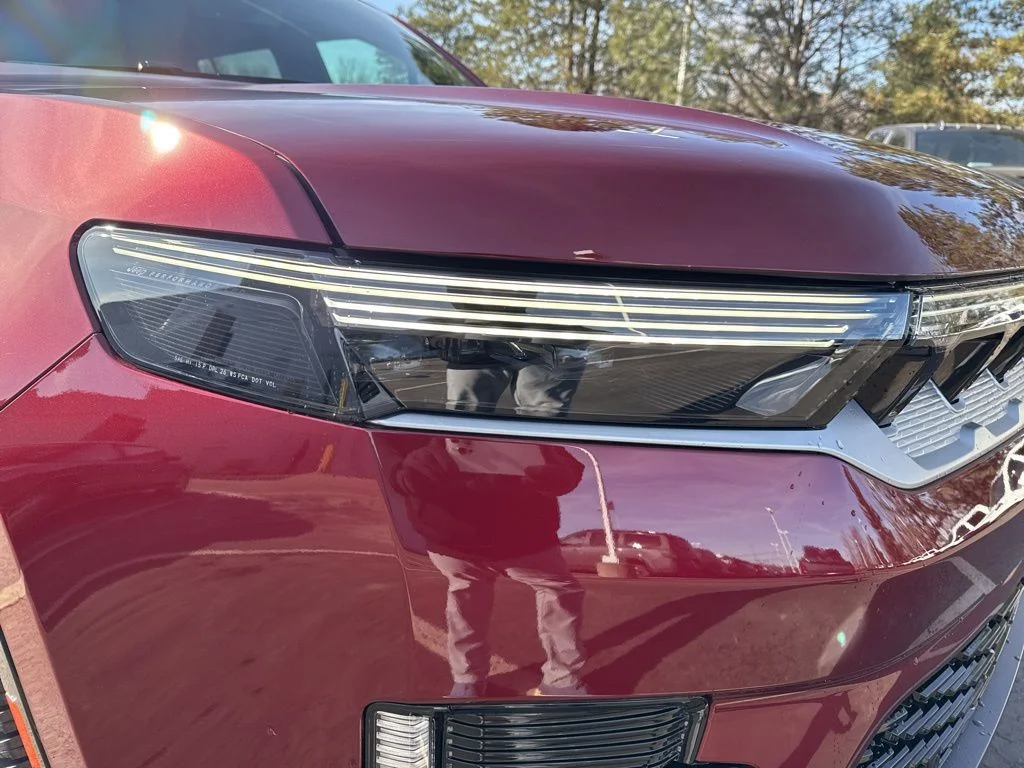 New 2026 Velvet Red Pearl-Coat Exterior Paint Jeep  image 10