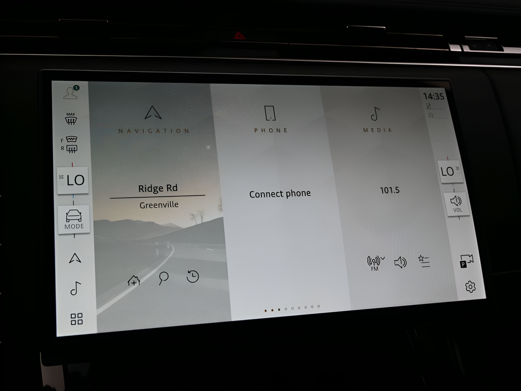 New 2026  Land Rover Dynamic SE image 13