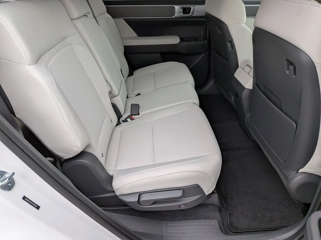 New 2026 White Hyundai SE image 30