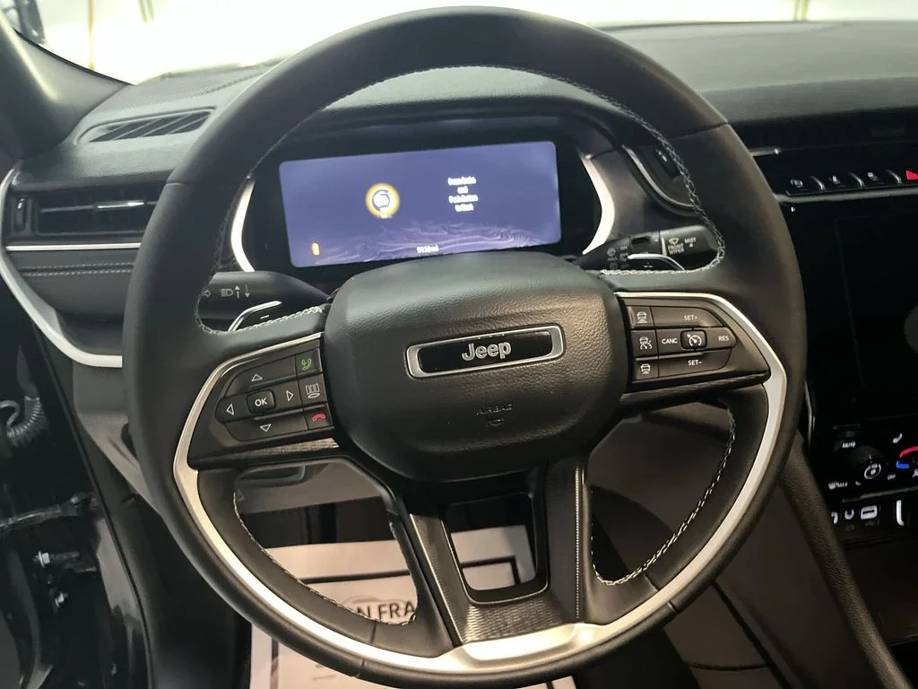 Used 2025 Black Jeep Altitude X image 14