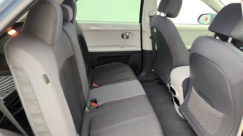 Used 2024 Digital Teal Hyundai SEL RWD image 23