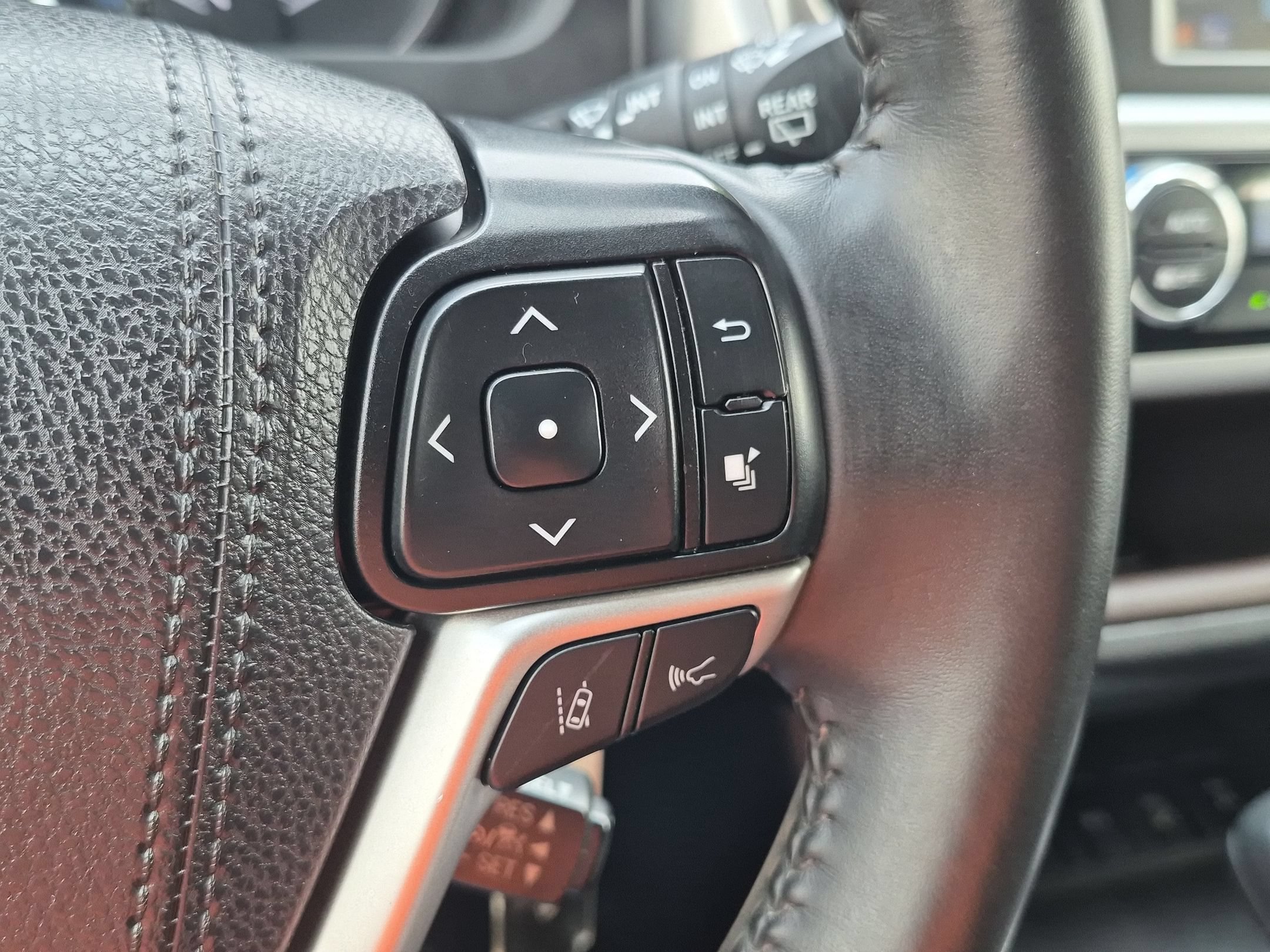 Used 2019 Predawn Gray Mica Toyota LE Plus AWD image 15