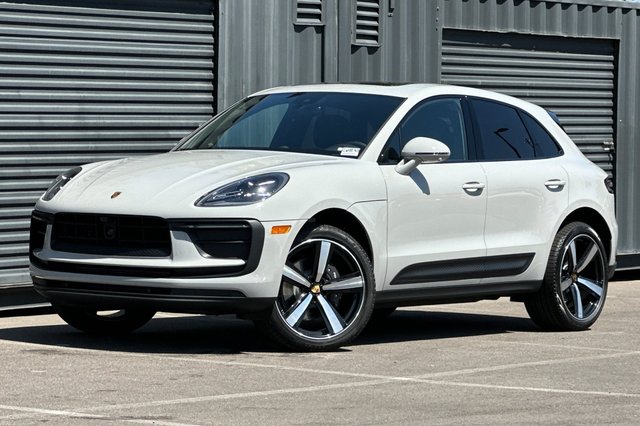 2026 Porsche Macan AWD