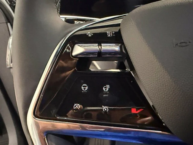 2027 Cadillac VISTIQ Sport - Photo 29