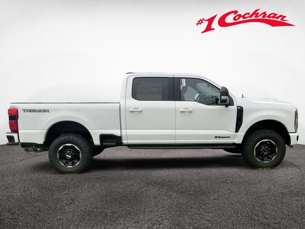 New 2026 Oxford White Ford XLT image 6