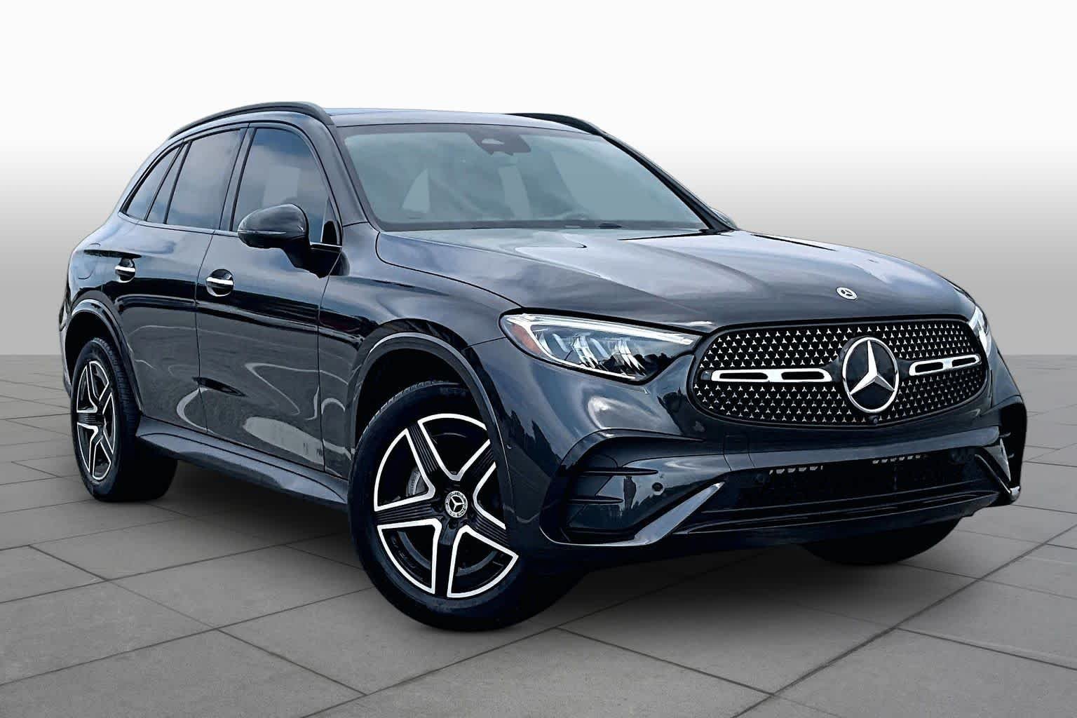 Used 2025 Graphite Grey Metallic Mercedes-Benz GLC 300 image 3