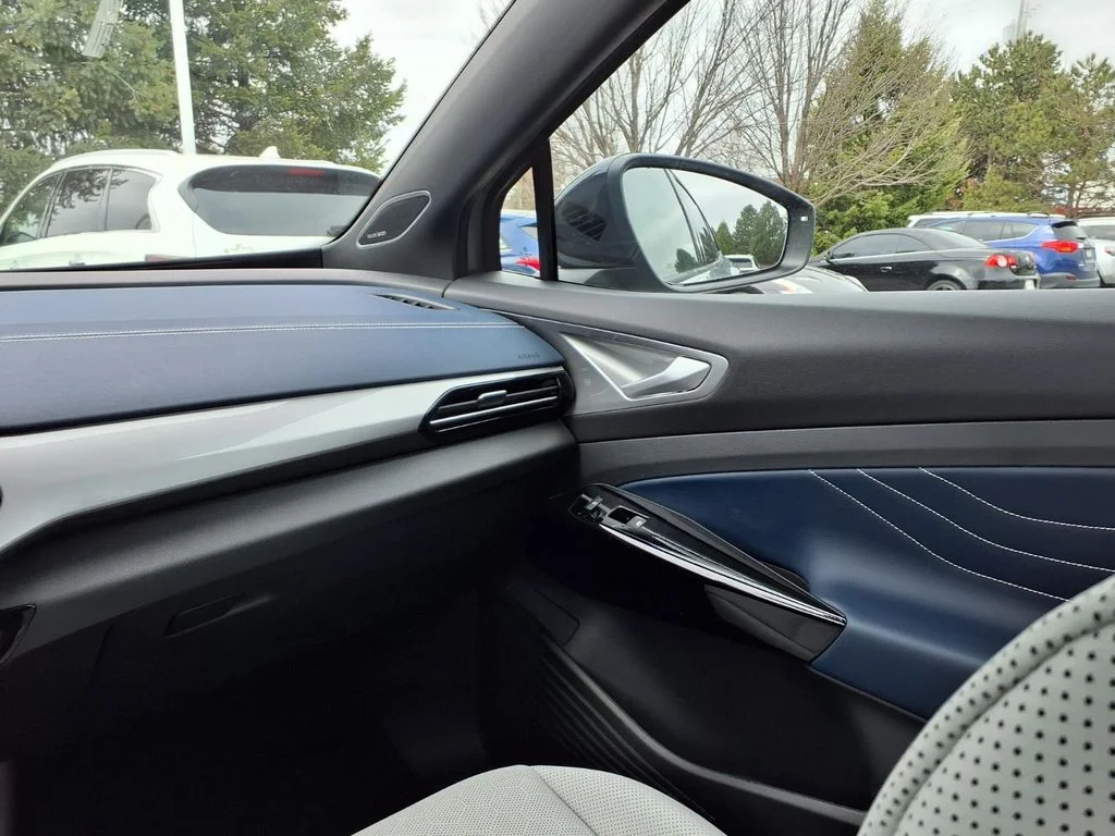 New 2026 Arctic Blue Metallic with Black Roof Volkswagen Pro S Plus image 19