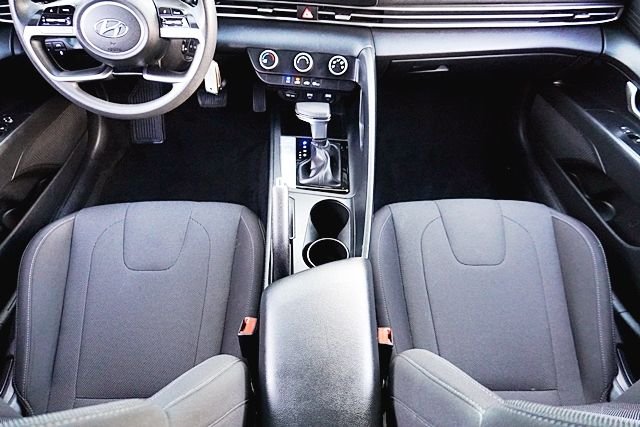 Used 2021 Gray Hyundai SE image 18