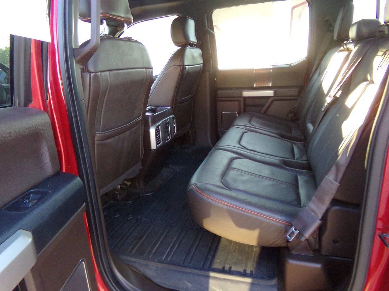 Used 2016 Red Ford King Ranch 4x4 4dr SuperCrew 5.5 ft. SB image 11