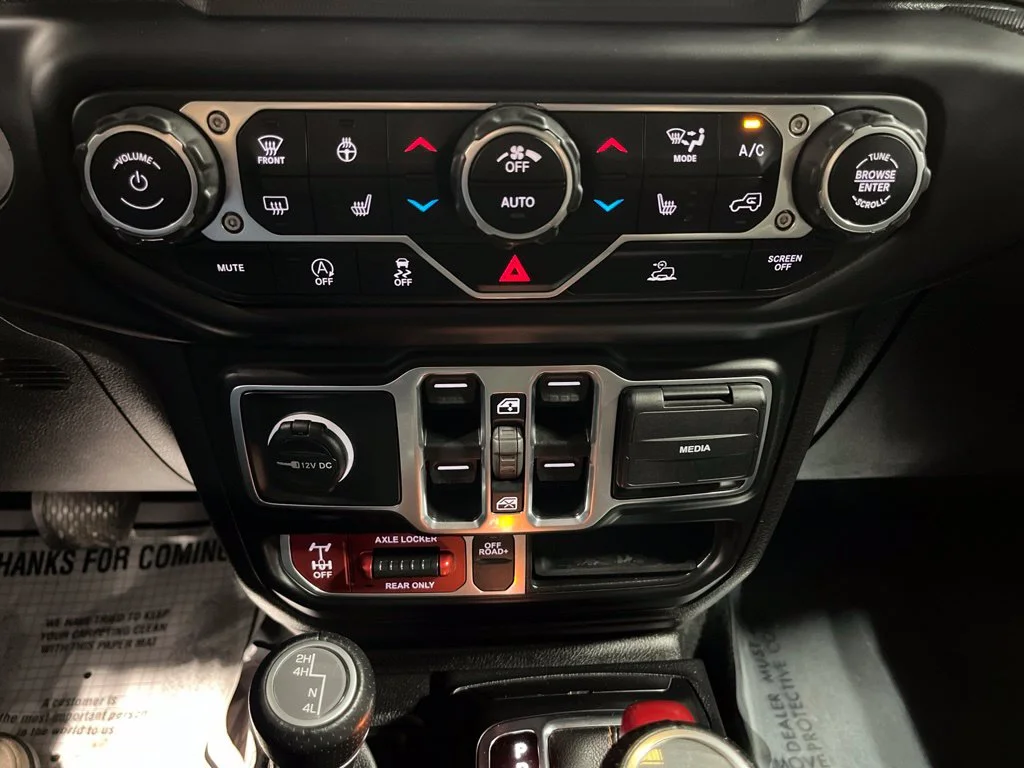 Used 2021 Crystal Metallic Jeep Mojave image 27
