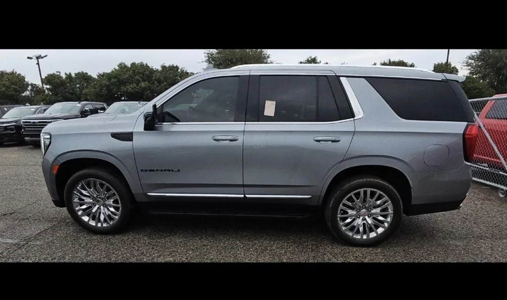 Used 2024 Silver GMC Denali image 3