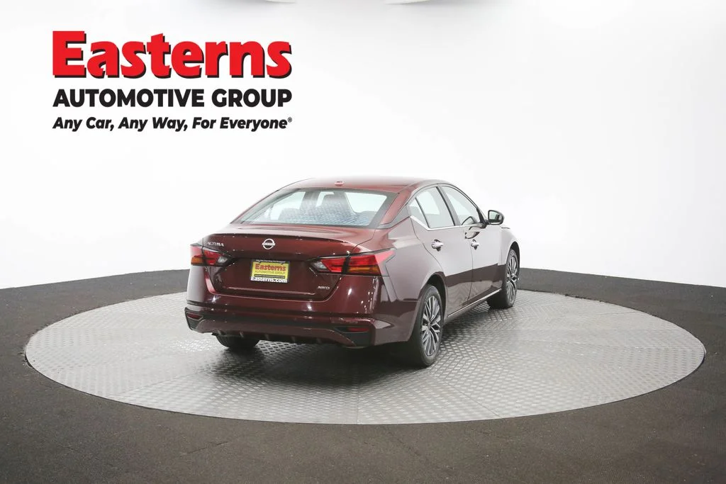 Used 2025 Red Nissan 2.5 SV image 35