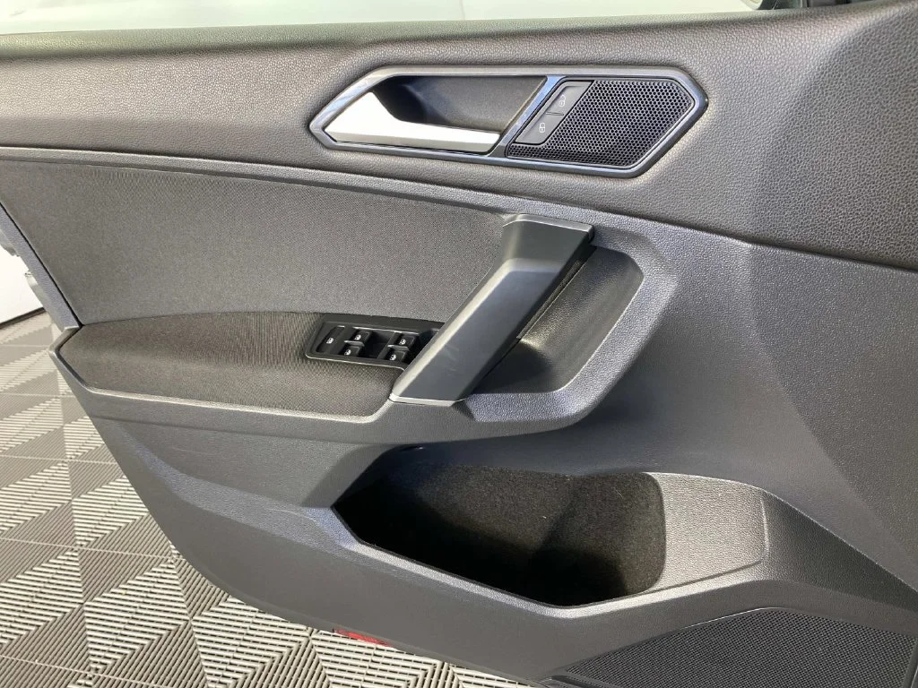 Used 2018 Platinum Gray Metallic Volkswagen 2.0T S image 22