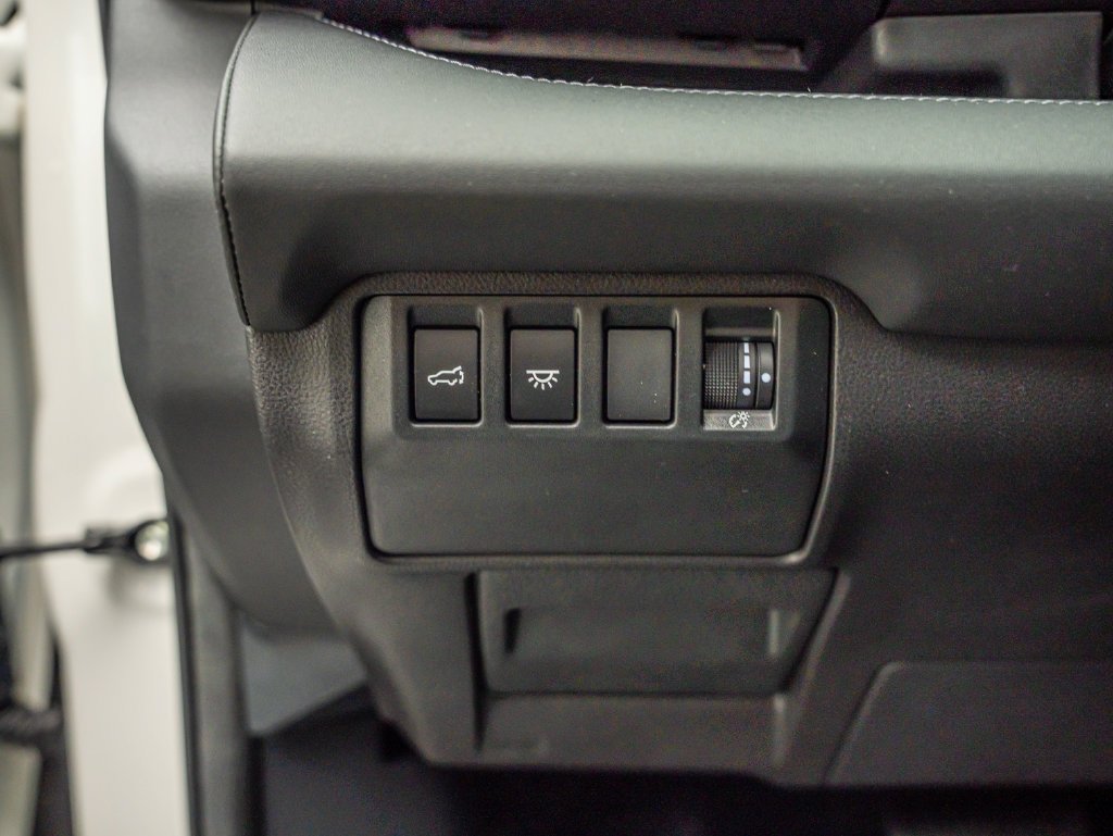 Used 2023 Crystal White Pearl Subaru Limited image 18