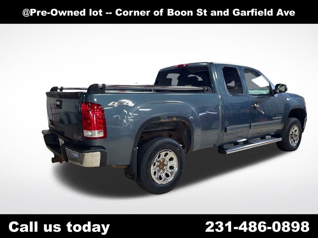 Used 2010 Stealth Gray Metallic GMC SL image 9