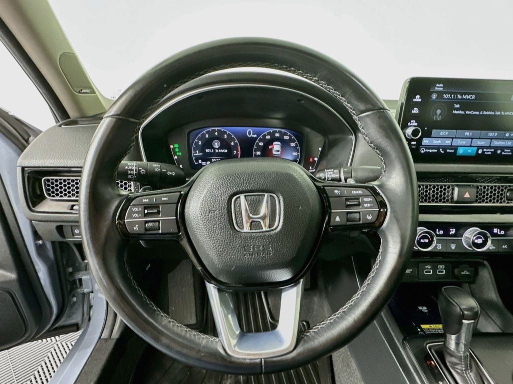 Used 2024 Morning Mist Metallic Honda Touring image 12