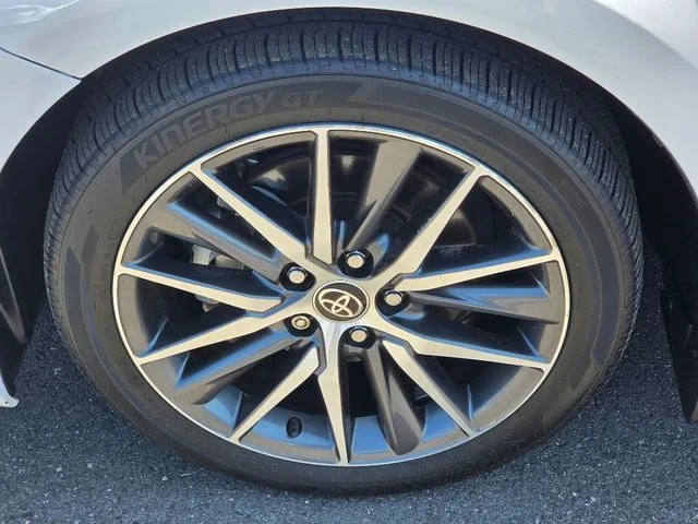 Used 2023 Beige Toyota XLE image 18