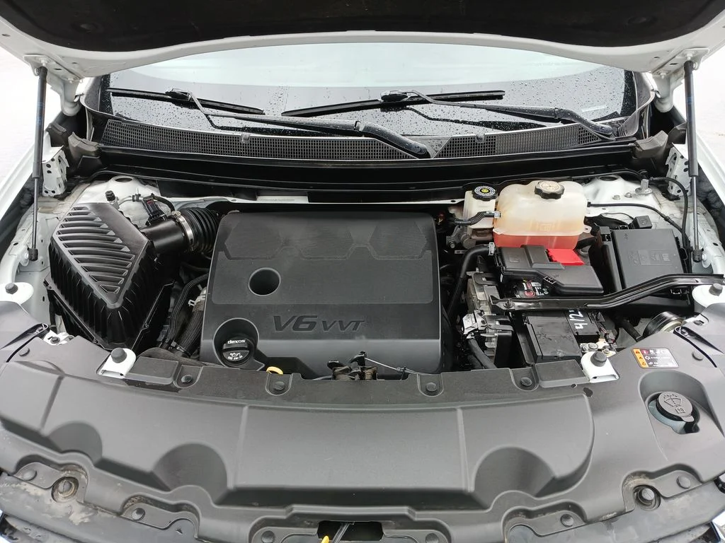 Used 2023 White Chevrolet LT image 31