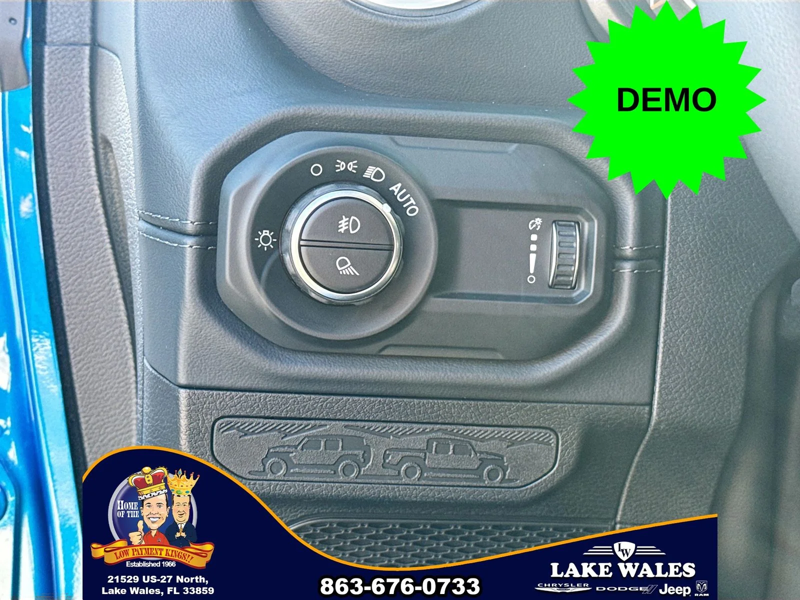 New 2026 Hydro Blue Pearl-Coat Exterior Paint Jeep  image 9
