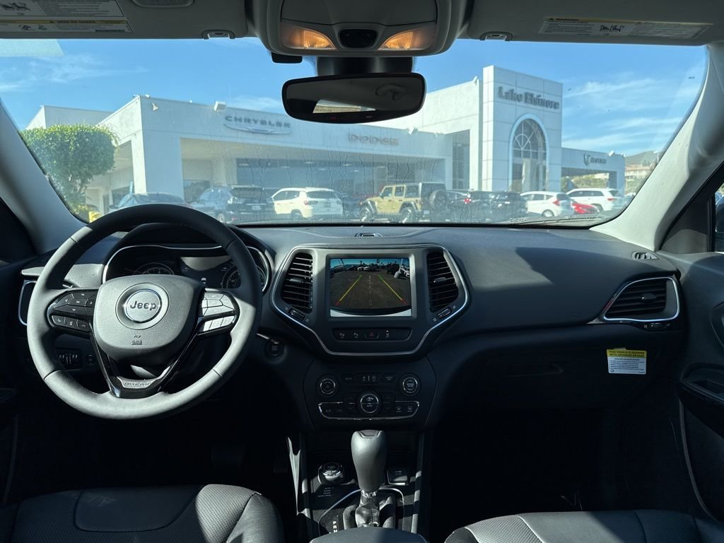 New 2023 Bright White Clear-Coat Exterior Paint Jeep Altitude Lux image 17