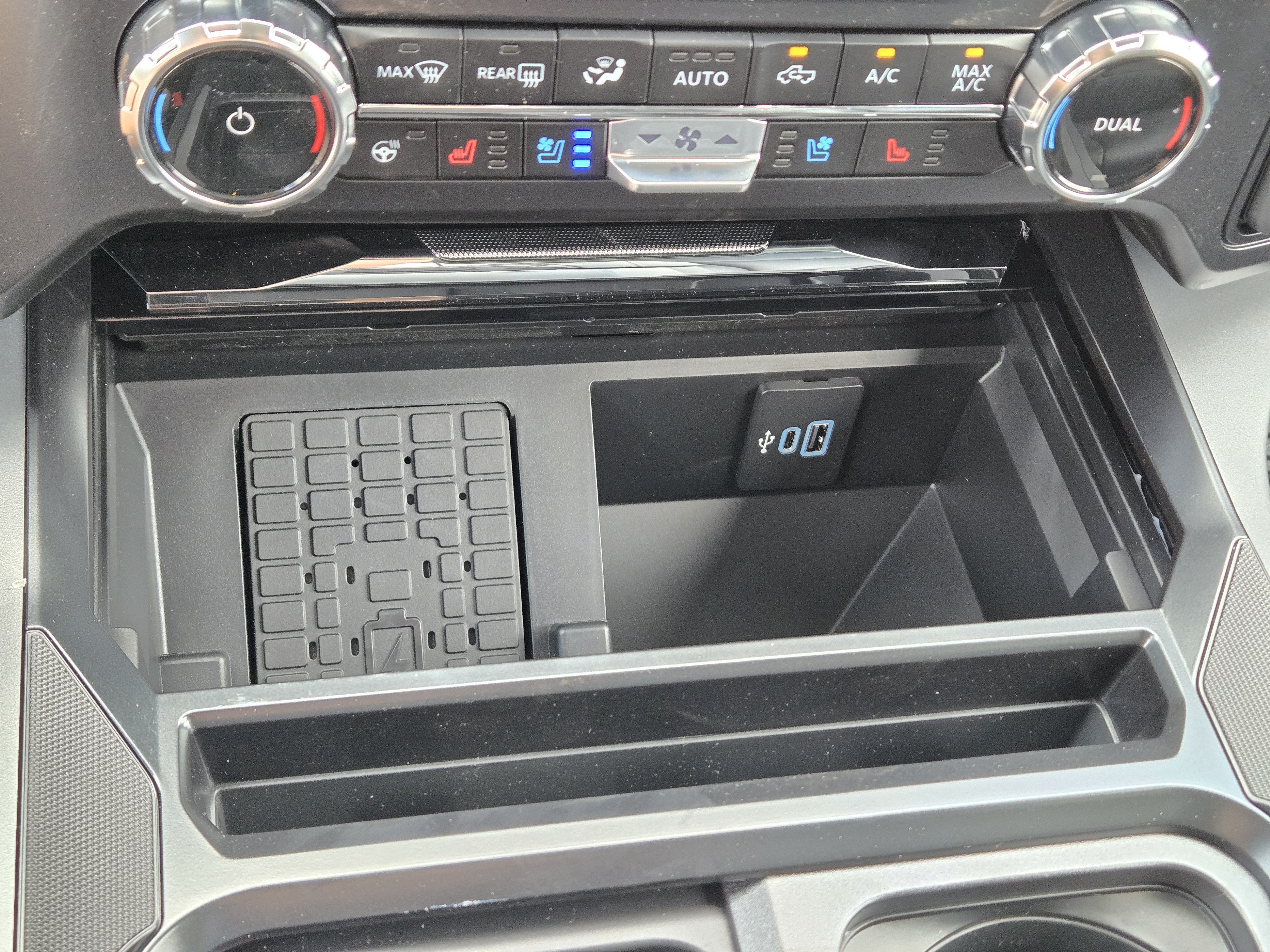 New 2026 Marsh Gray FORD F-450® LARIAT® image 31