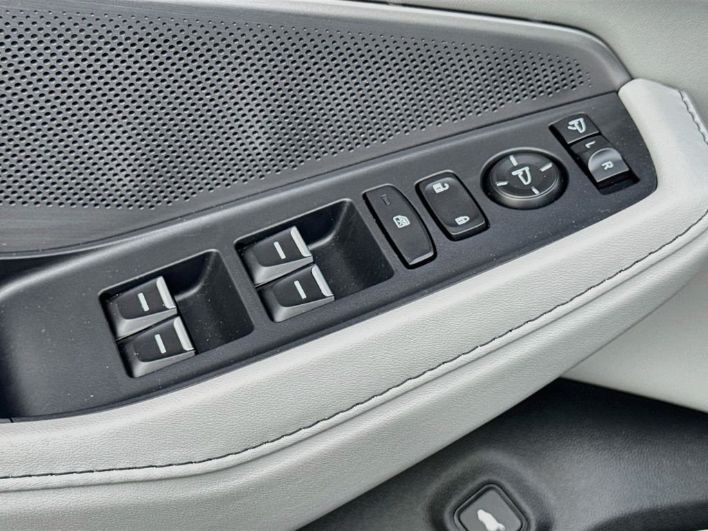 Used 2026  Acura Technology Package image 17