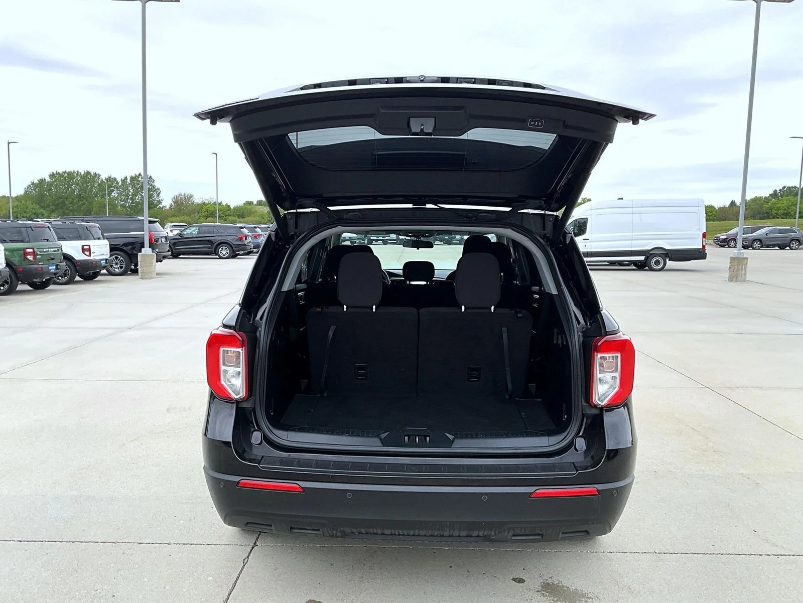 Used 2020 Black Ford XLT image 24