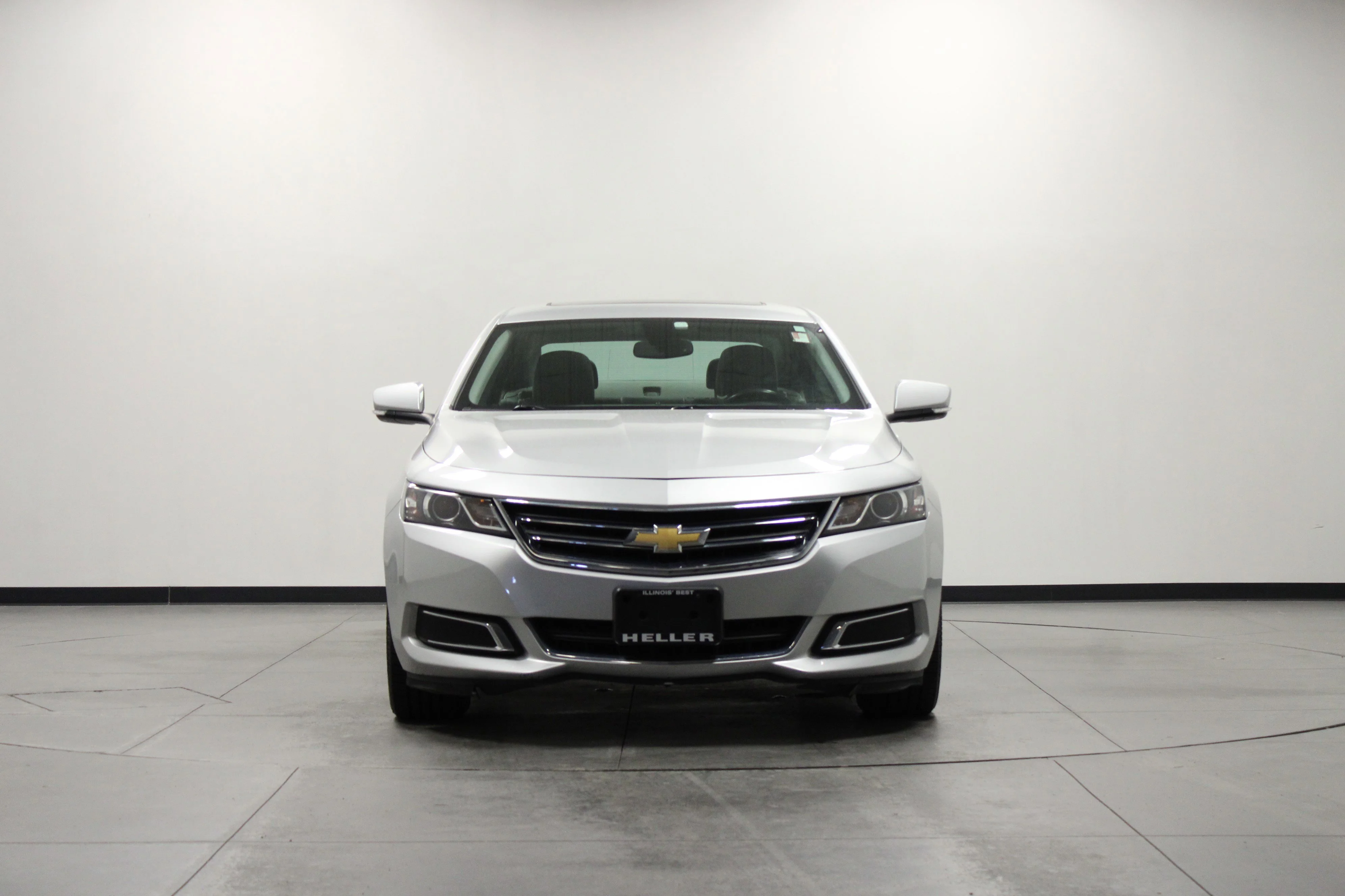Used 2015 SILVER ICE METALLIC Chevrolet LT image 9