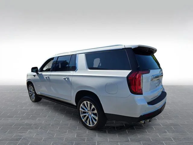 Used 2023 White Frost Tricoat GMC Denali image 6