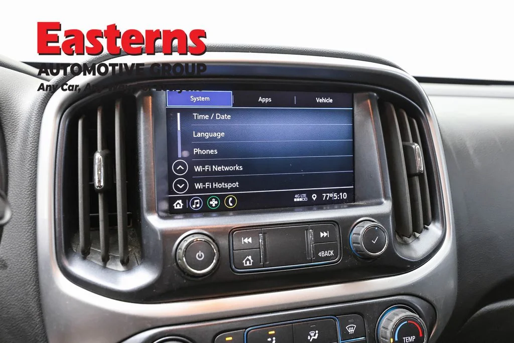 Used 2022 White Chevrolet LT image 19