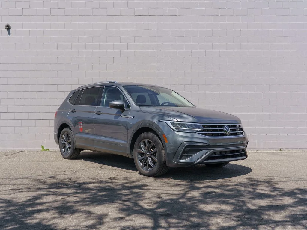 Used 2024 Gray Volkswagen 2.0T SE image 9