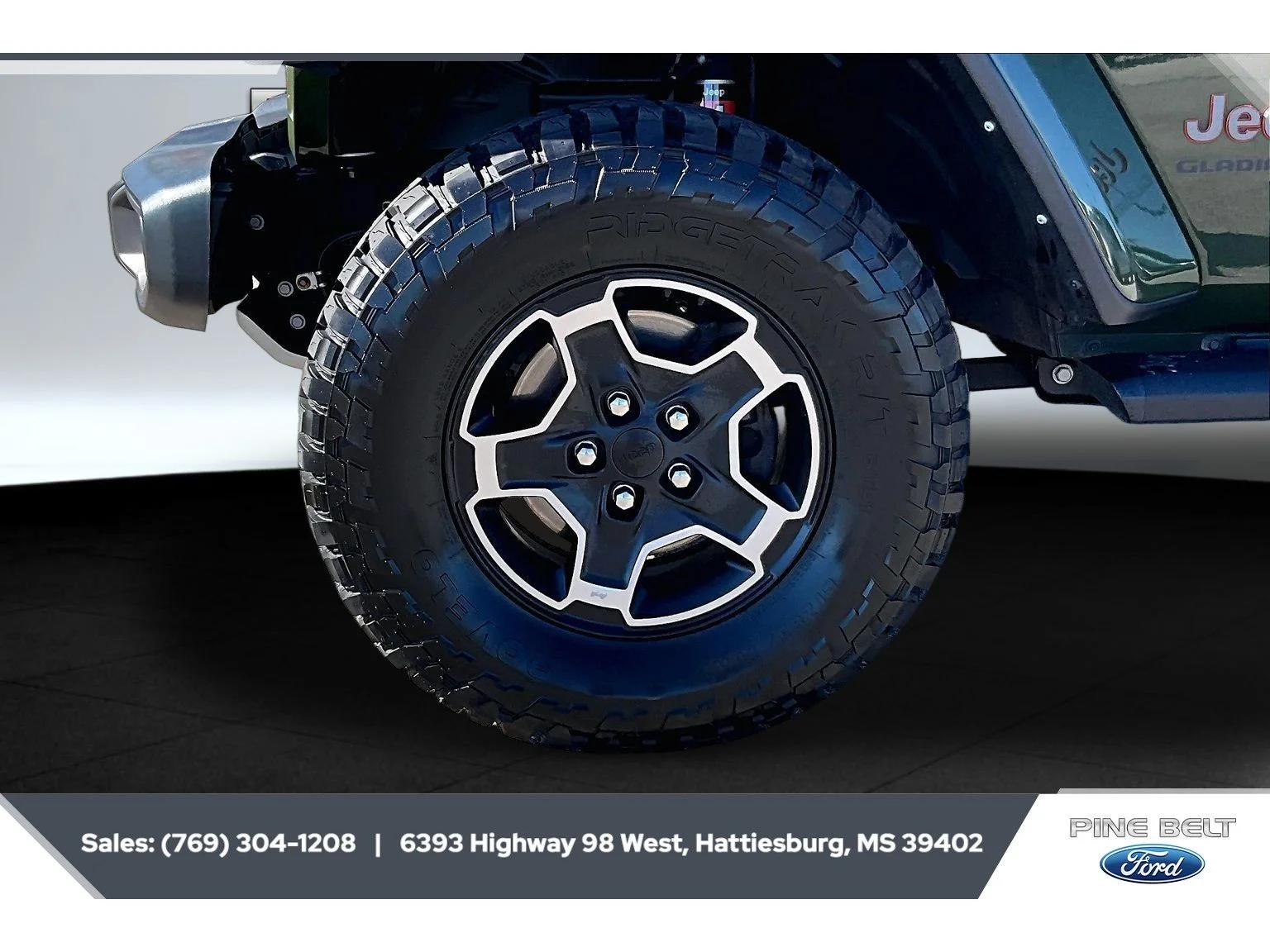 Used 2022 Sarge Green Clearcoat Jeep Mojave image 7