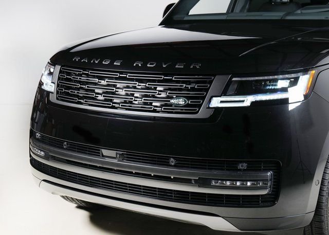 New 2026 Santorini Black Land Rover SE image 25