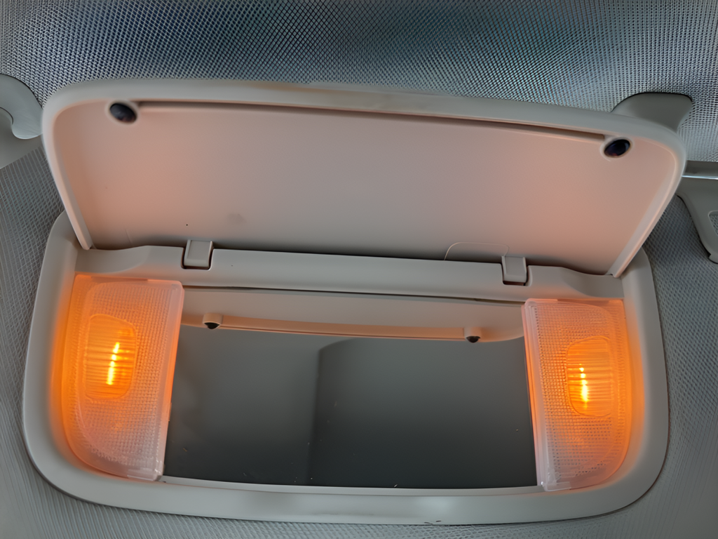 Used 2018 Silver Ford SEL image 39