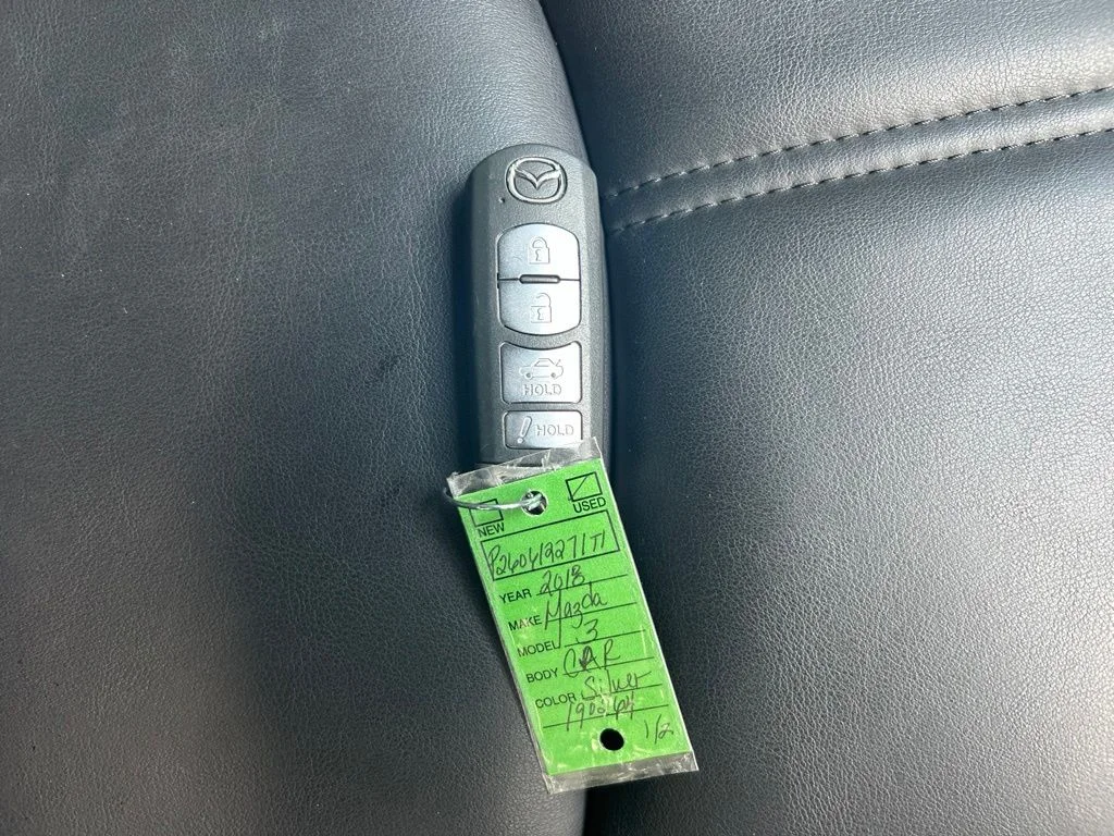 Used 2018 Silver Mazda Touring image 29