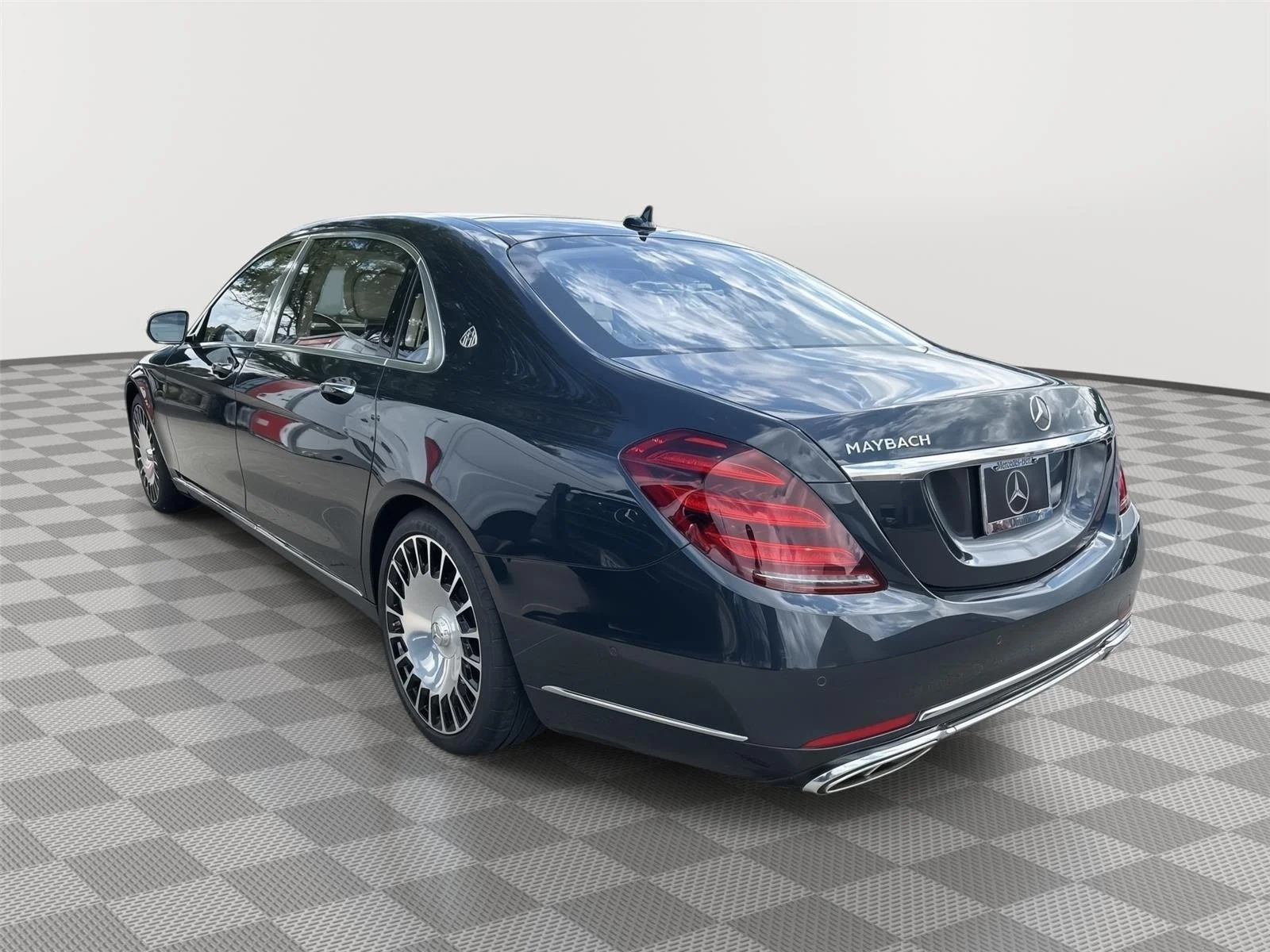 Used 2019 Anthracite Blue Metallic Mercedes-Benz Maybach S 560 image 5
