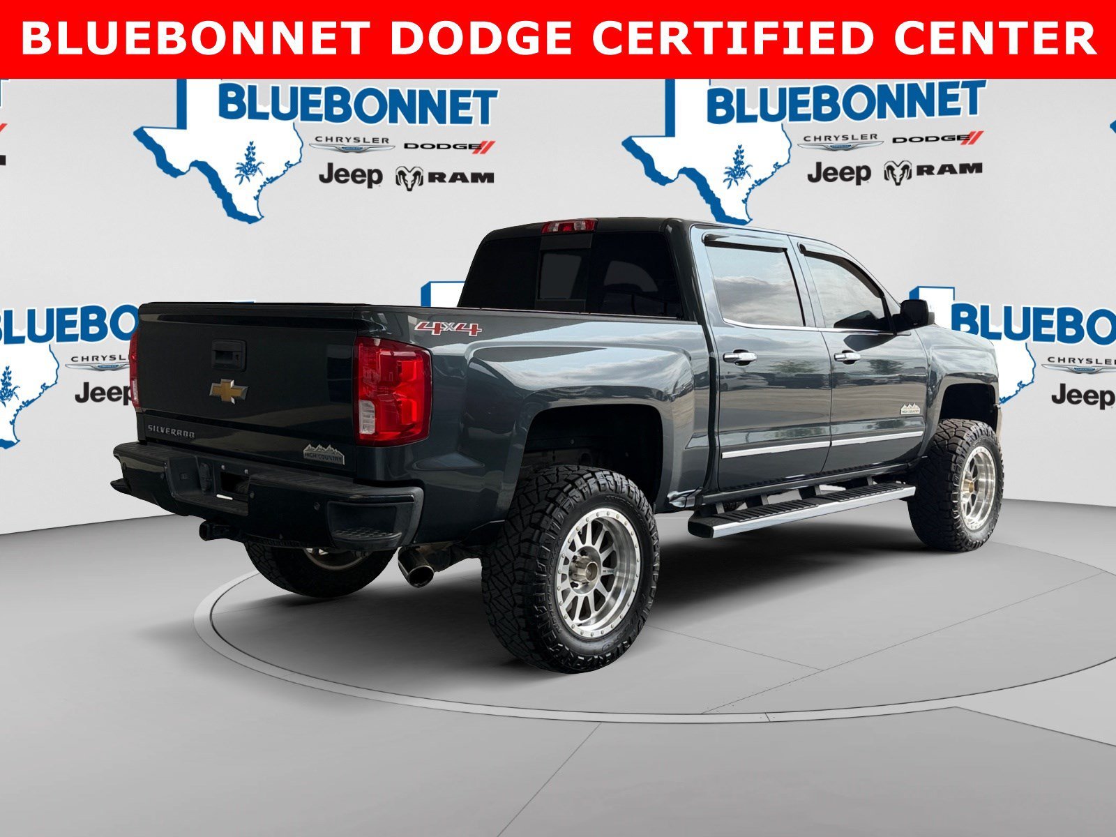 Used 2017 Graphite Metallic Chevrolet High Country image 5