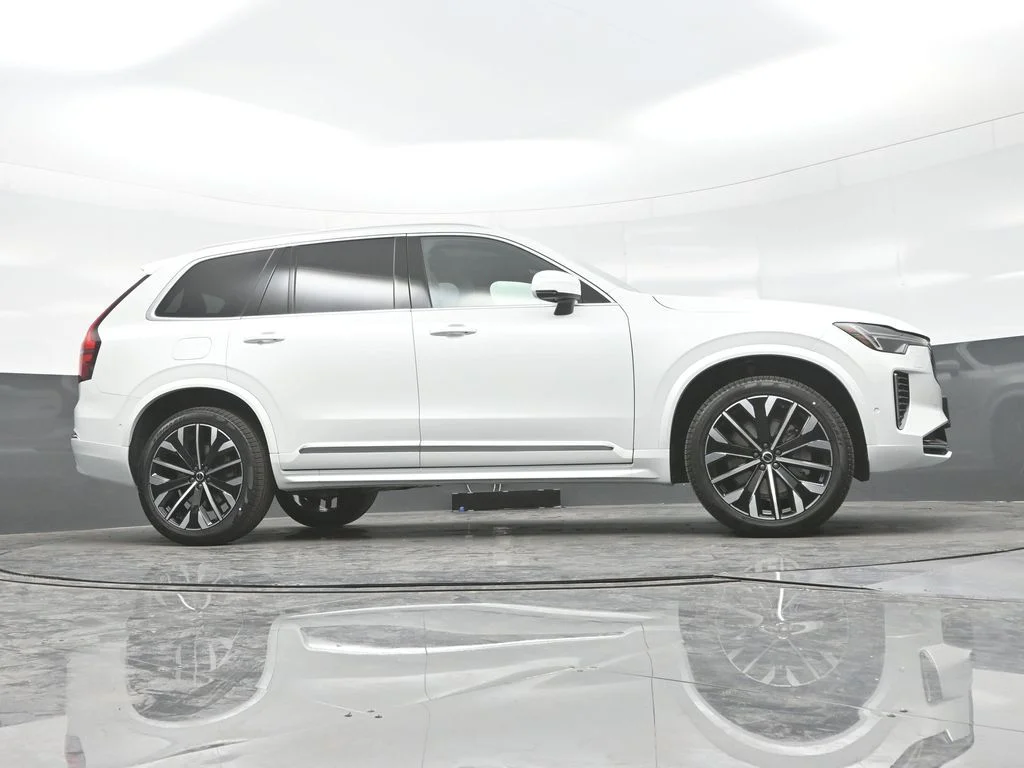 New 2026 Crystal White Volvo Plus image 27