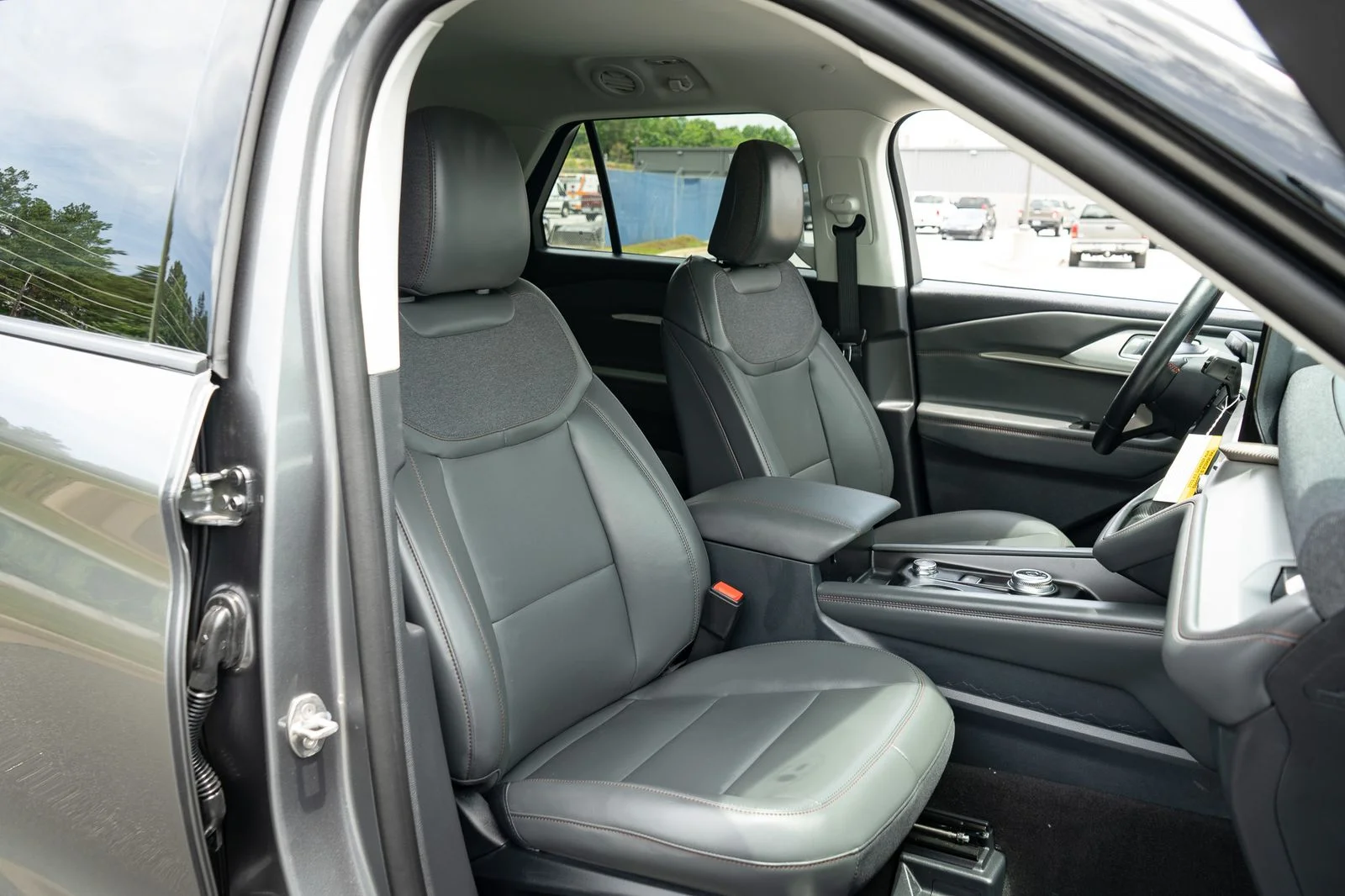 New 2026 Carbonized Gray Metallic Ford Active image 23