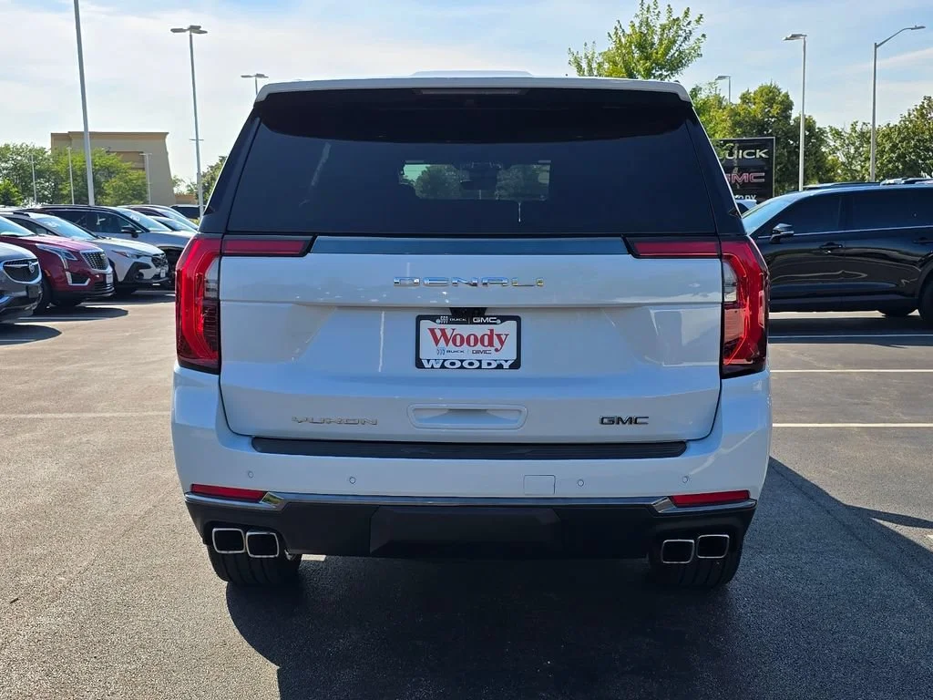 2026 GMC Yukon Denali Ultimate - Photo 9