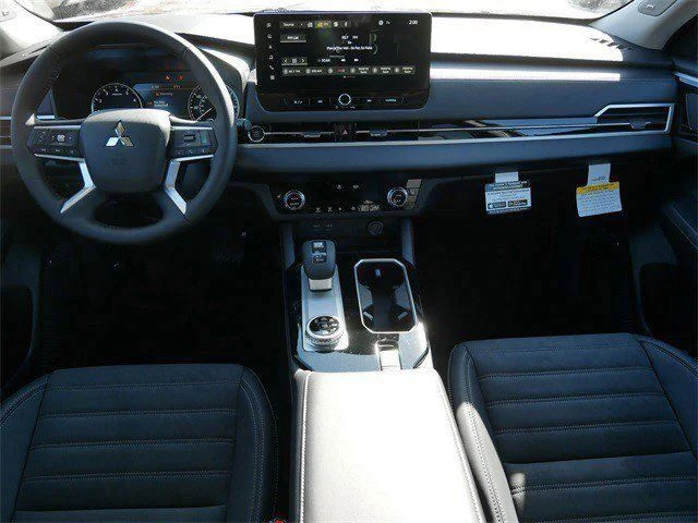 New 2026 Black Diamond Mitsubishi SE image 7