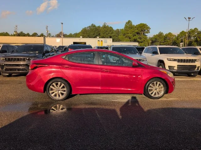 Used 2016 Red Hyundai SE image 6