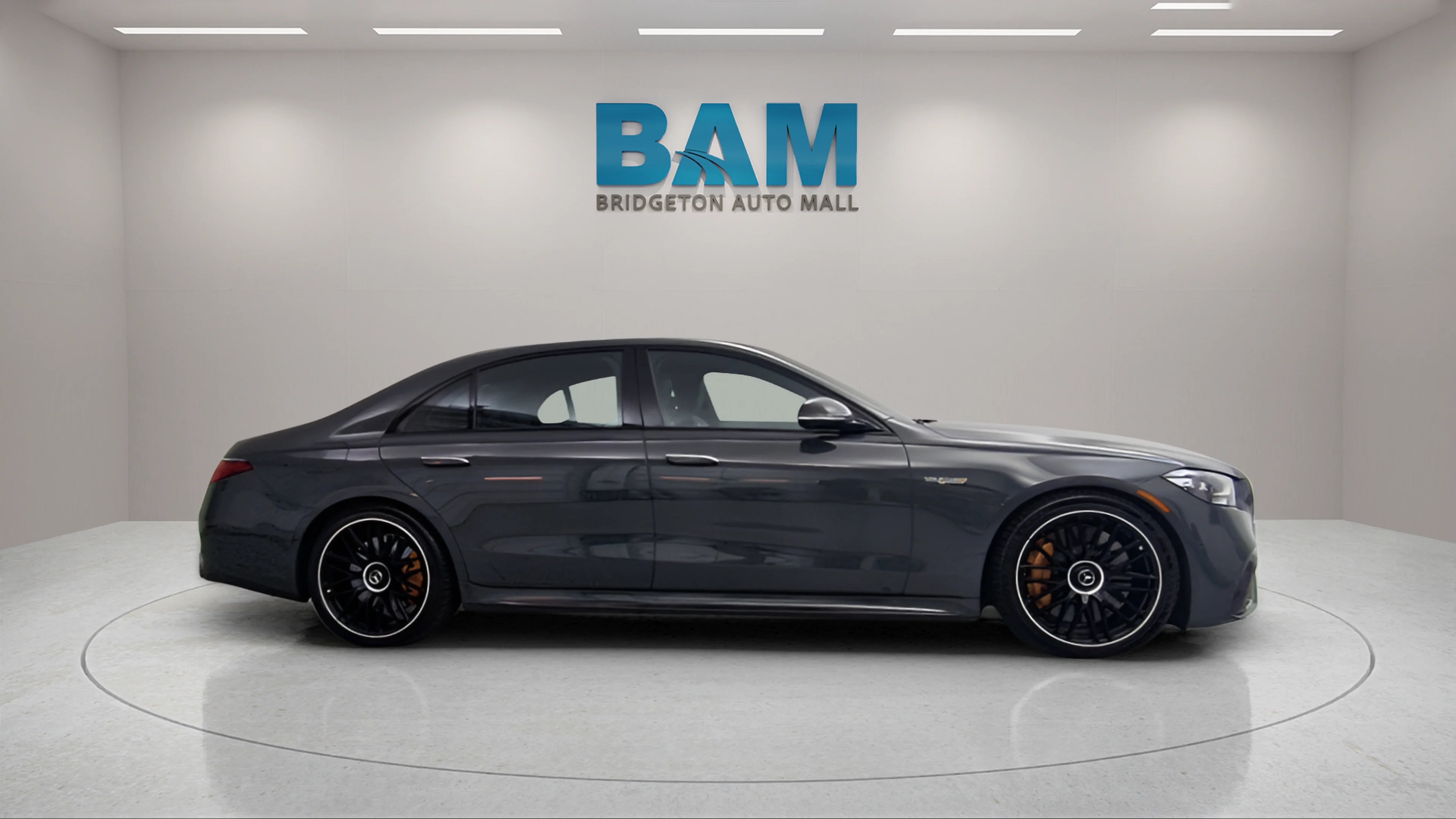 Used 2025  Mercedes-Benz AMG® S 63 E image 8
