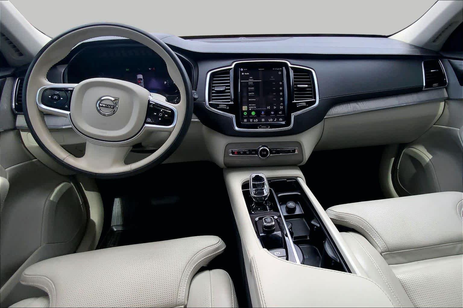 Used 2025 WHITE Volvo Ultra image 15