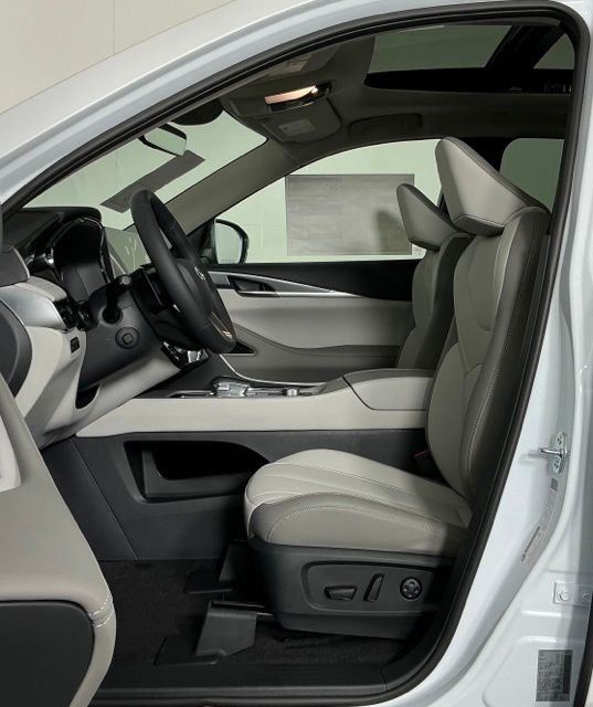 New 2027 White INFINITI LUXE image 12