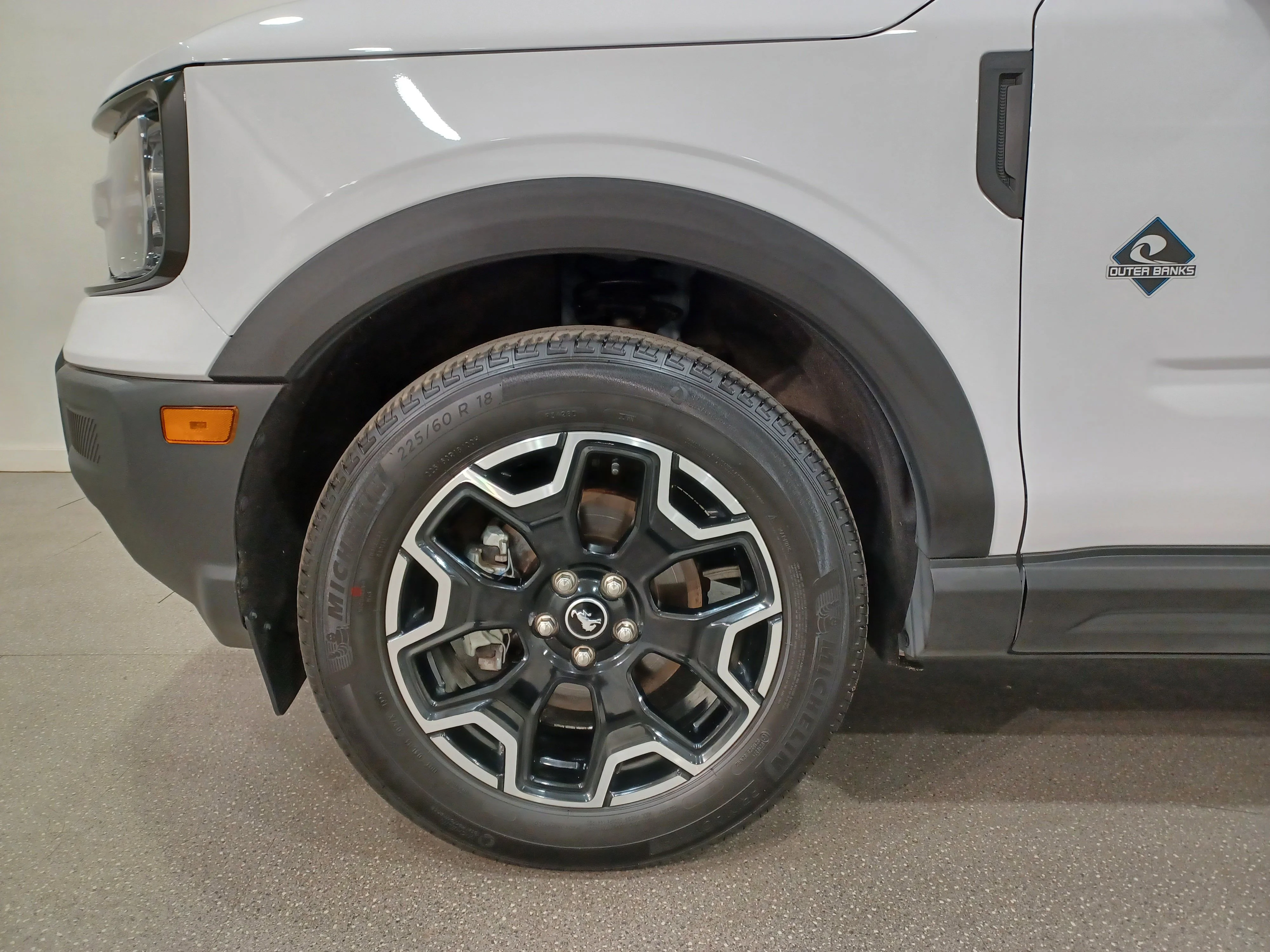 Certified Used 2025 Oxford White Ford Outer Banks 4x4*Adaptive Cruise | Remote Start | Htd Leather | Htd Wheel | Lane Keep Assist image 18
